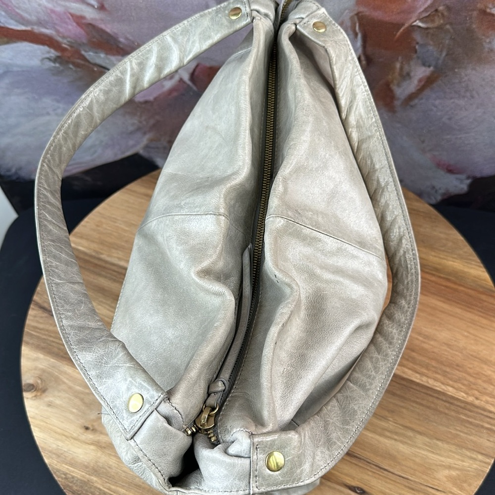 HOBO Metallic Pearl Leather Shoulder Bag in Champagne - Picture 5 of 8